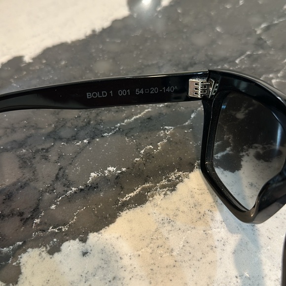 Saint Laurent BOLD SL1 Sunglasses - Picture 5 of 7
